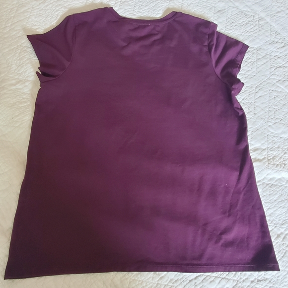 Calvin Klein tee, Color Purple Plum Size: L - Picture 4 of 4